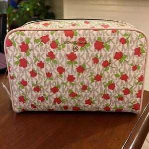 Michael Kors travel bag !! BRAND NEW “large zip travel pouch”